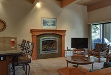 RedAwning Lakeshore Condo